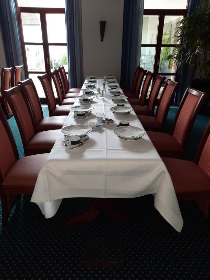 Hotel Schloemer Клопенбург Екстериор снимка